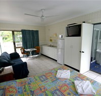 Tropical Palms Inn - Sunshine Coast Tourism