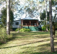 Bushland Cottages and Lodge Yungaburra - Sunshine Coast Tourism
