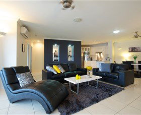 Jack And Newell Cairns Holiday Apartments - Holiday Sunshine Coast 3