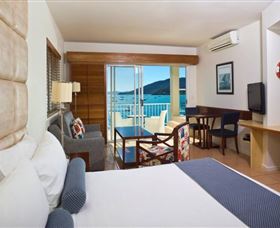 Coral Sea Resort - Holiday Sunshine Coast 2