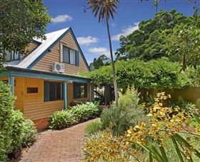 African Cottage, The Rondawel, Kalahari Cottage And Cape Cottage - Holiday Sunshine Coast 1