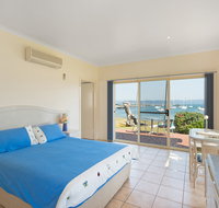Quarantine Bay Beach Cottages - Sunshine Coast Tourism