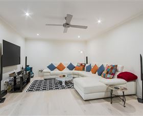 The Tropics At Vogue Holiday Homes - Sunshine Coast Tourism 3