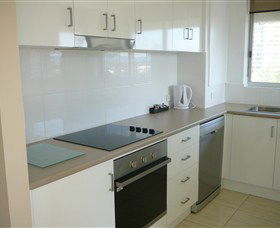 Surfers Beachside Holiday Apartments - Holiday Sunshine Coast 3