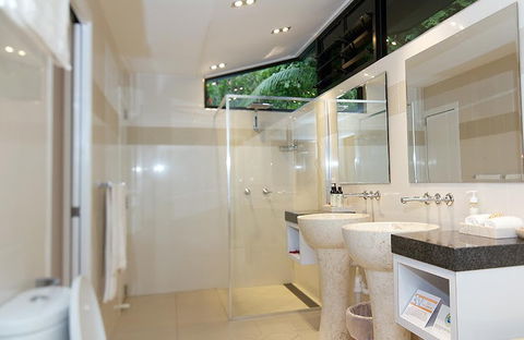 East Bedarra Island Retreat - Holiday Sunshine Coast 2