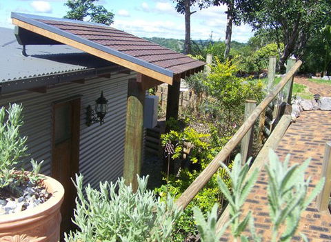 At Remingtons B & B Private Cottages  - Holiday Sunshine Coast 3