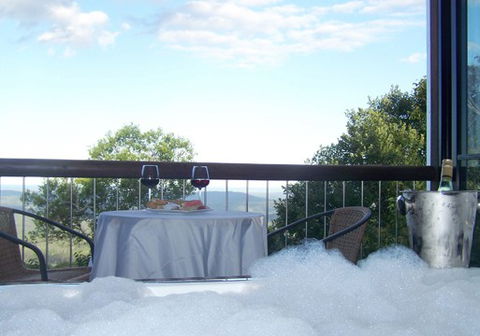 At Remingtons B & B Private Cottages  - Holiday Sunshine Coast 4