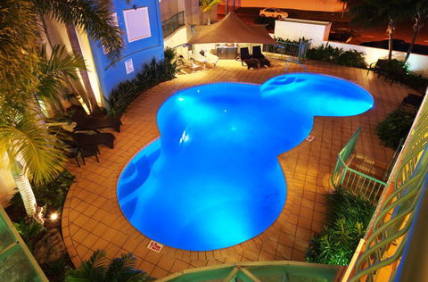 Grand Palais Beachside Resort - Holiday Sunshine Coast 1