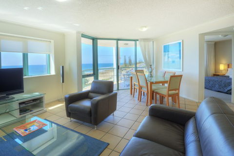 Grand Palais Beachside Resort - Holiday Sunshine Coast 3
