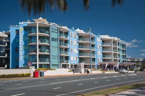 Grand Palais Beachside Resort - Holiday Sunshine Coast 7