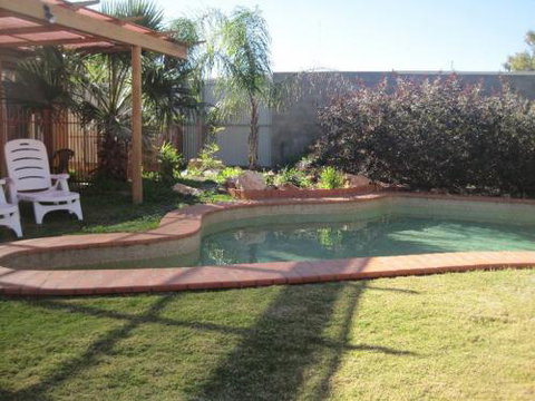 Desert Rose Inn - Sunshine Coast Tourism 21