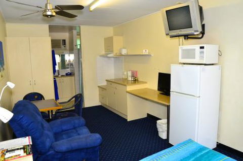 Fourth Avenue Motor Inn - Holiday Sunshine Coast 30