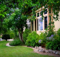 Cotswold Gardens Armidale - Holiday Sunshine Coast