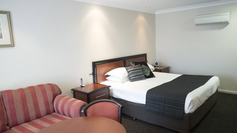 BEST WESTERN PLUS All Settlers Motor Inn - Sunshine Coast Tourism 0