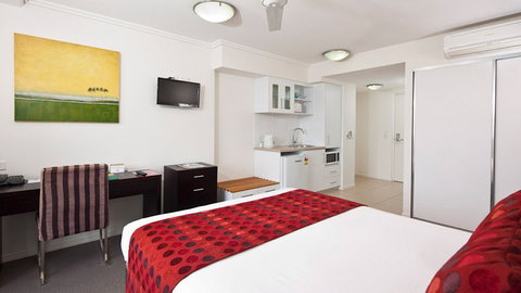 BEST WESTERN PLUS Cairns Central Apartments - Sunshine Coast Tourism 1