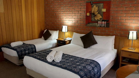 BEST WESTERN Bakery Hill Motel - Sunshine Coast Tourism 2