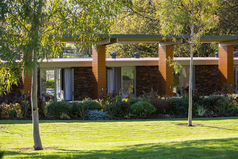 Comfort Inn & Suites Warragul Motel - Sunshine Coast Tourism 1