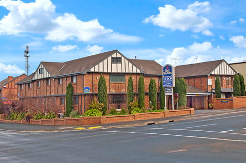 BEST WESTERN Tudor Motor Inn - Sunshine Coast Tourism 0