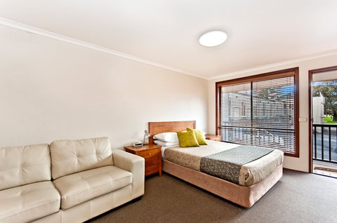 BEST WESTERN Tudor Motor Inn - Sunshine Coast Tourism 4