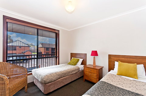 BEST WESTERN Tudor Motor Inn - Sunshine Coast Tourism 5