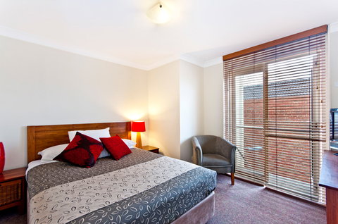 BEST WESTERN Tudor Motor Inn - Sunshine Coast Tourism 9