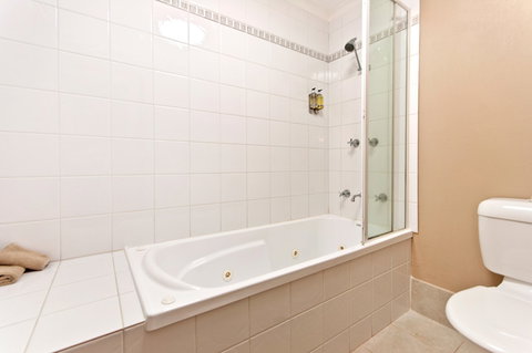 BEST WESTERN Tudor Motor Inn - Sunshine Coast Tourism 25