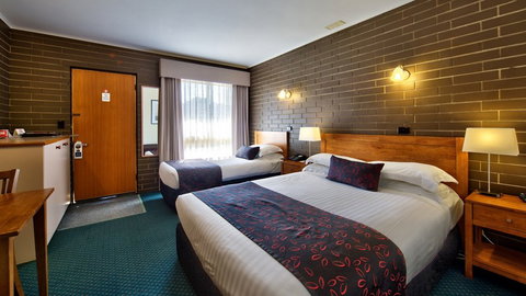 Stagecoach Motel - Sunshine Coast Tourism 1