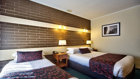 Stagecoach Motel - Sunshine Coast Tourism 6