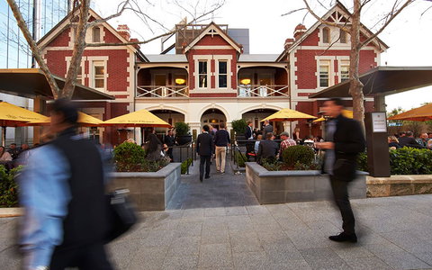 BEST WESTERN PREMIER Terrace Hotel - Sunshine Coast Tourism 1