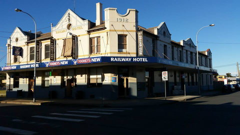 Railway Hotel - Sunshine Coast Tourism 1