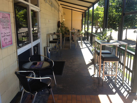 Royal Hotel - Sunshine Coast Tourism 1