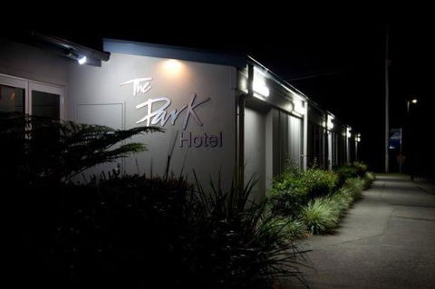 The Park Hotel Motel - Sunshine Coast Tourism 3