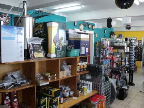 The Square Peg & Hi-Dip Trophies - Sunshine Coast Tourism 5