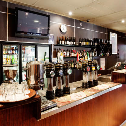 Upper Ross Hotel - Sunshine Coast Tourism 5