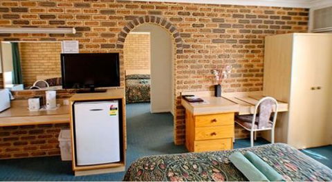 Settlers Motor Inn - Sunshine Coast Tourism 11