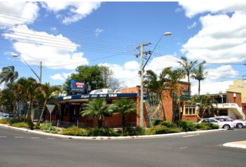 Royal Hotel Motel - Sunshine Coast Tourism 9