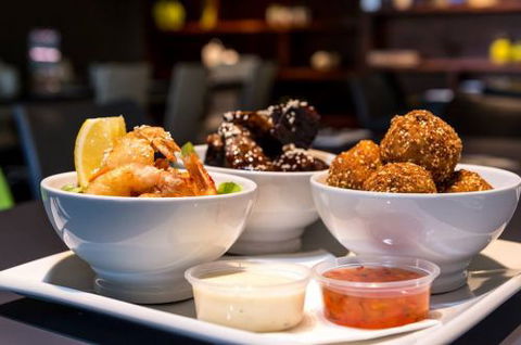 Spotted Dog Tavern - Holiday Sunshine Coast 21