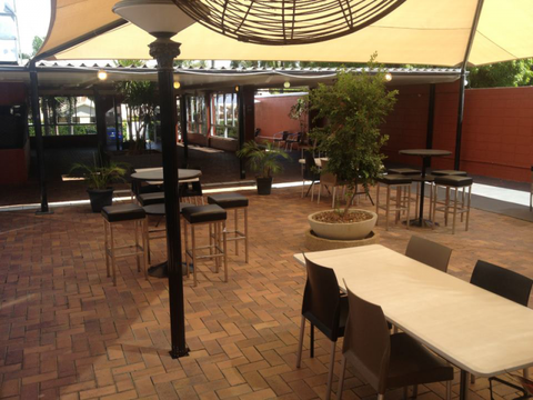 Royal Hotel - Sunshine Coast Tourism 19