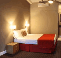 Rose and Crown Hotel - Sunshine Coast Tourism