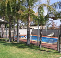 Merredin Caravan Park  Av-A-Rest Village - Holiday Sunshine Coast