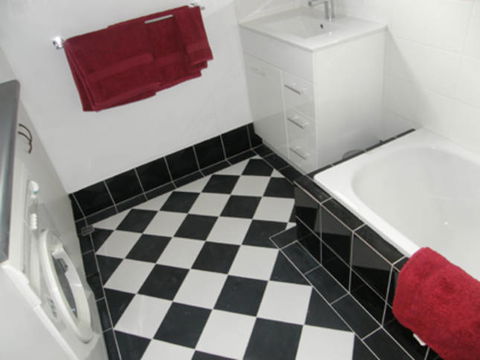 Adair Apartment - Holiday Sunshine Coast 5