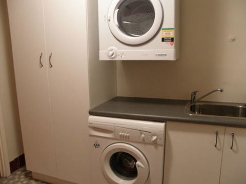 Adair Apartment - Holiday Sunshine Coast 6
