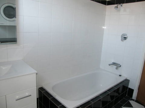 Adair Apartment - Holiday Sunshine Coast 7