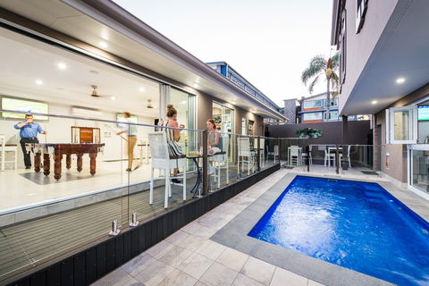 Athena Motel Apartments - Holiday Sunshine Coast 5