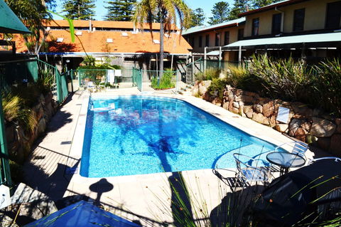 Cottesloe Beach Chalets - Sunshine Coast Tourism 0