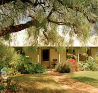 Rock of Ages Cottage Bed and Breakfast - Holiday Sunshine Coast