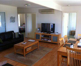 Azure Beach House - Holiday Sunshine Coast 0