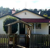 Brothers Town Cottage - Holiday Sunshine Coast