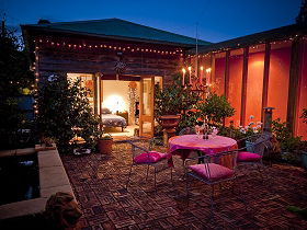 At Eleven, La Petite Maison - Sunshine Coast Tourism 0