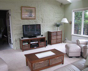 Crescentfield Cottage - Sunshine Coast Tourism 4
